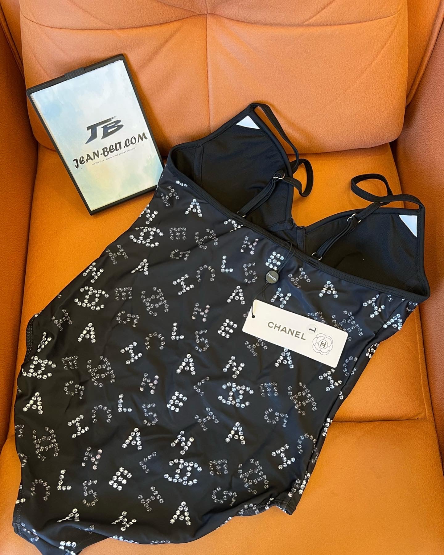 Fato de Banho Preto Chanel de Uma Peça com Design Brilhante