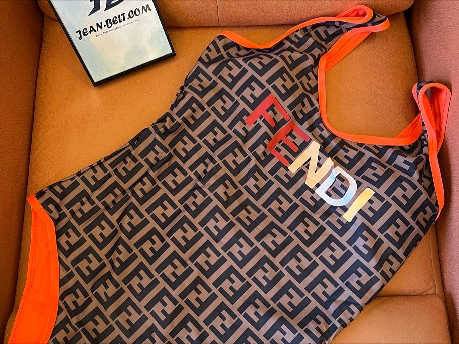 Maiô Fendi monogramado com detalhes neon