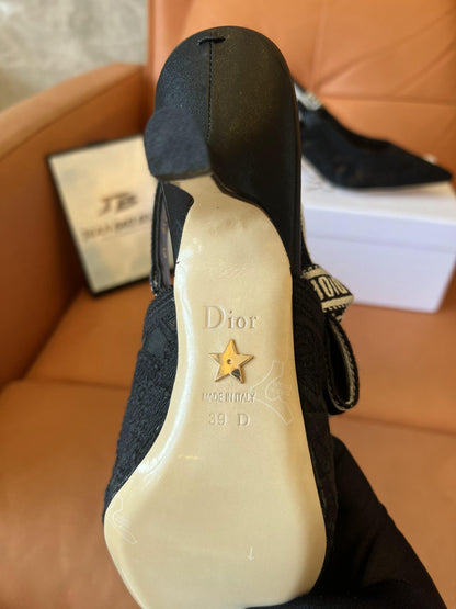 Zapatos de salón con tira trasera J'adior de encaje y malla negros de Christian Dior
