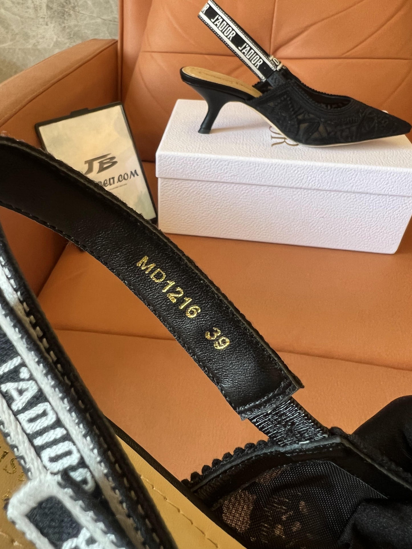 Zapatos de salón con tira trasera J'adior de encaje y malla negros de Christian Dior