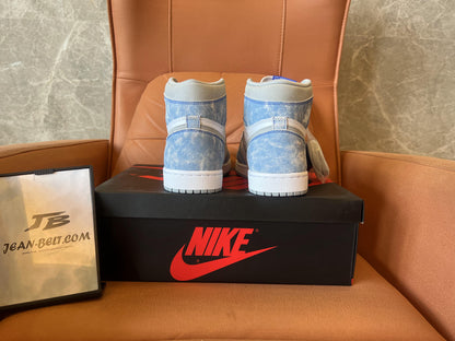 Air Jordan 1 Hyper Royal