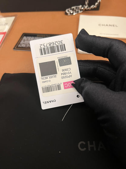 Bolso de mano Chanel WOC con cadena AP1450, color caviar negro