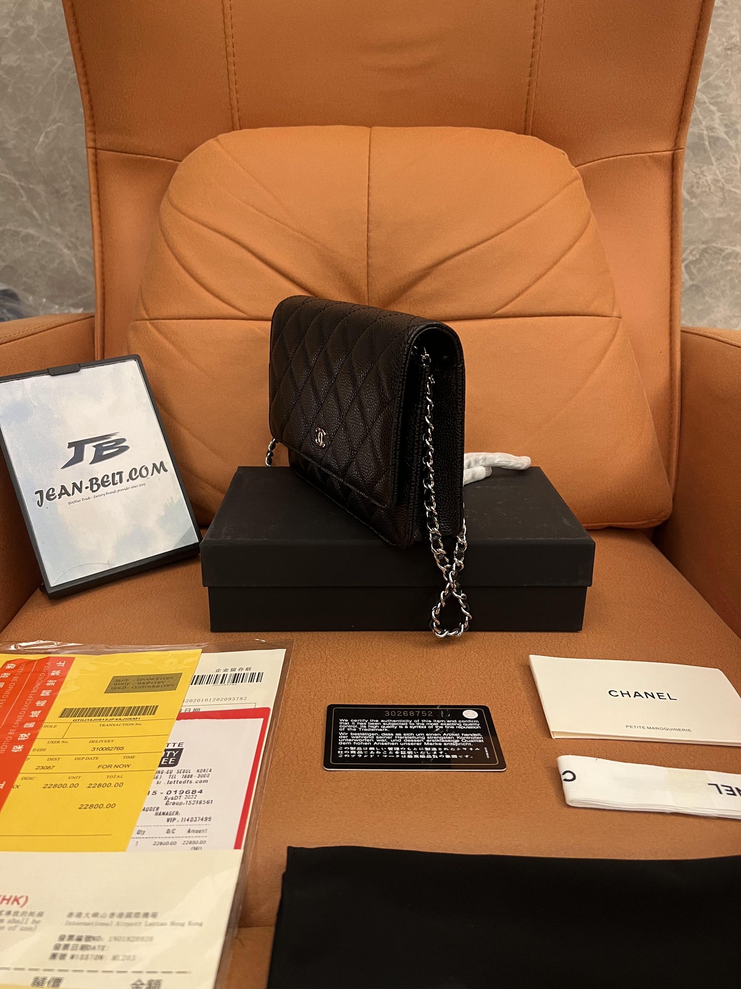 Bolso de mano Chanel WOC con cadena AP1450, color caviar negro