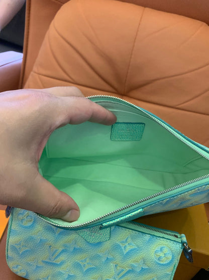 Louis Vuitton monograma empreinte verão stardust multi pochette