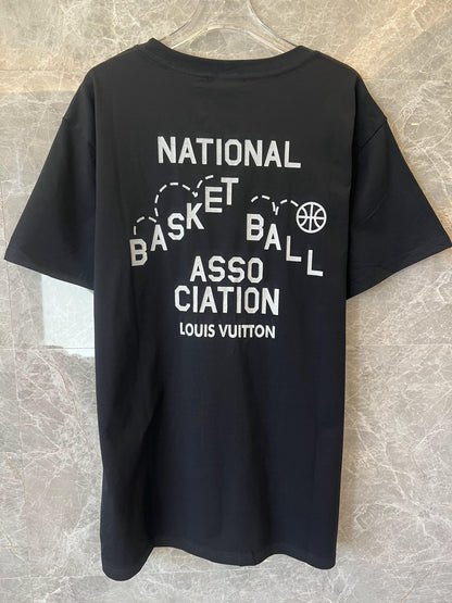 Camiseta gráfica preta Louis Vuitton x NBA - camiseta com colaboração de designer
