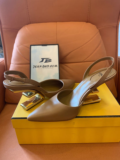 Zapatos de salón Fendi de piel color polvo