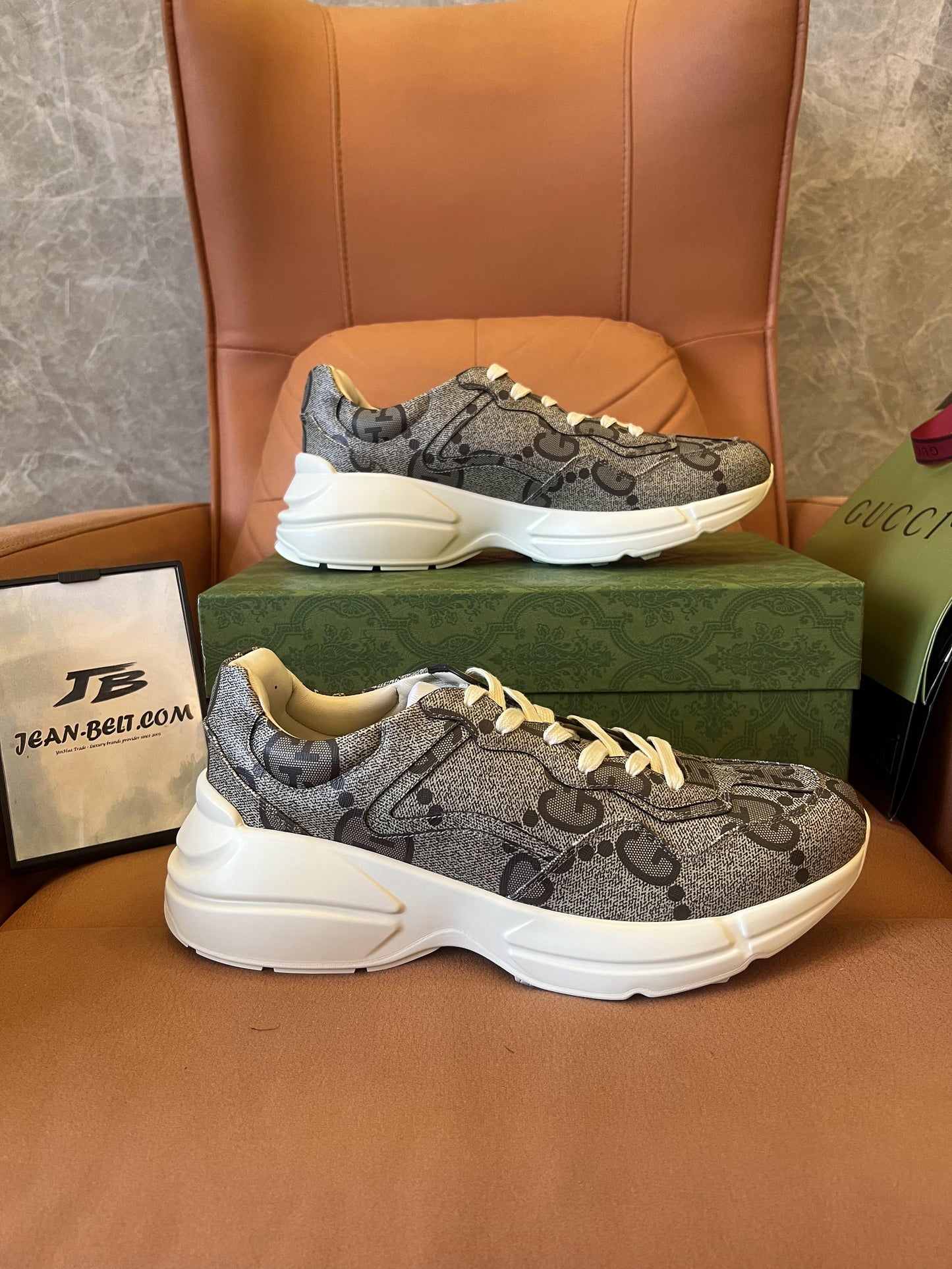 Tênis Gucci Rhyton GG 100