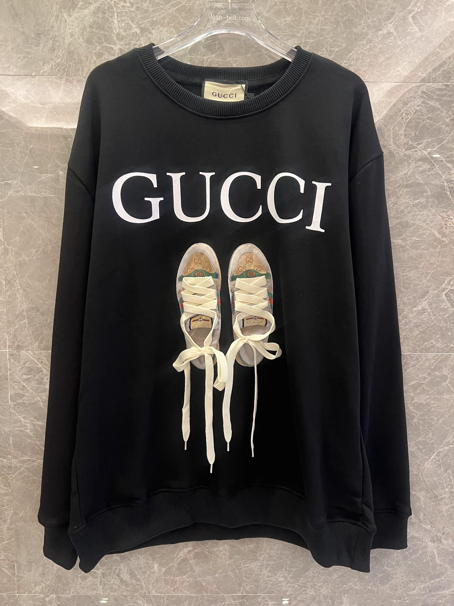 Moletom preto com estampa de tênis Gucci