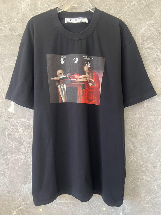 Camiseta gráfica artística Off-White™ com design de cruz vermelha - preta