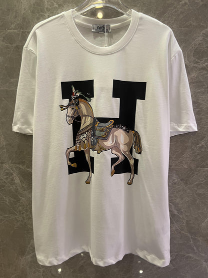 Camiseta branca com estampa de cavalo da Hermès Paris
