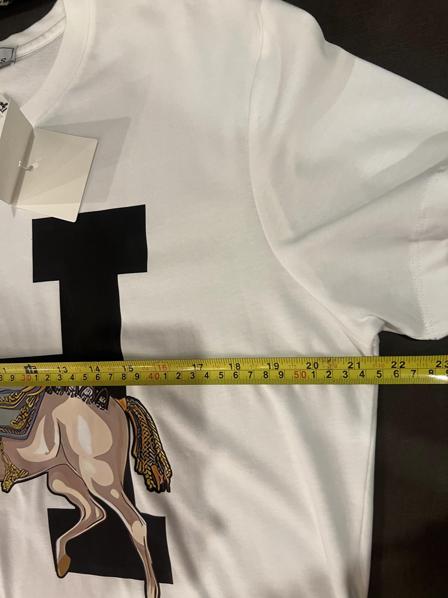 Camiseta branca com estampa de cavalo da Hermès Paris