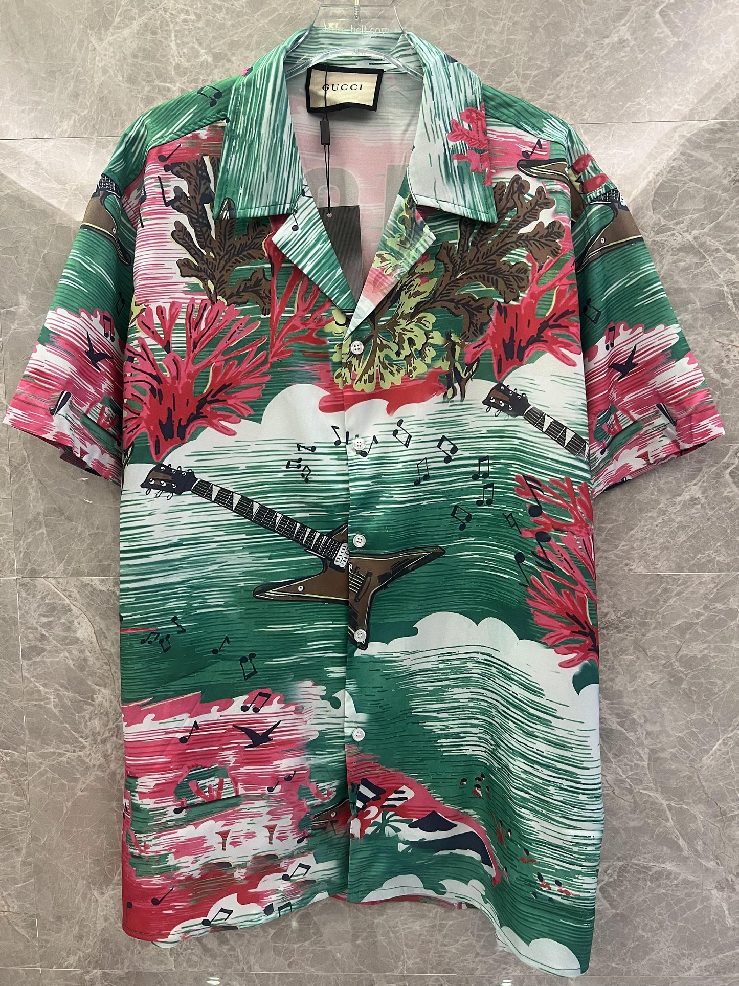Camisa de manga corta con estampado tropical "Love Parade" de Gucci