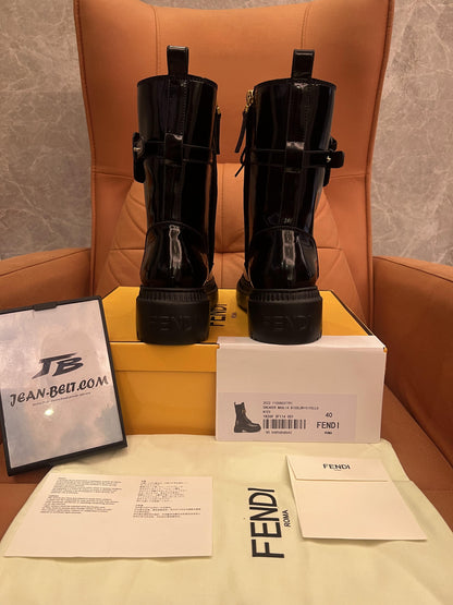 Botas moteras Fendi en color negro