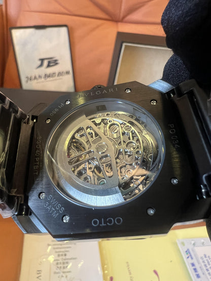 Reloj Bvlgari Octo Finissimo de cerámica negra esqueletizada