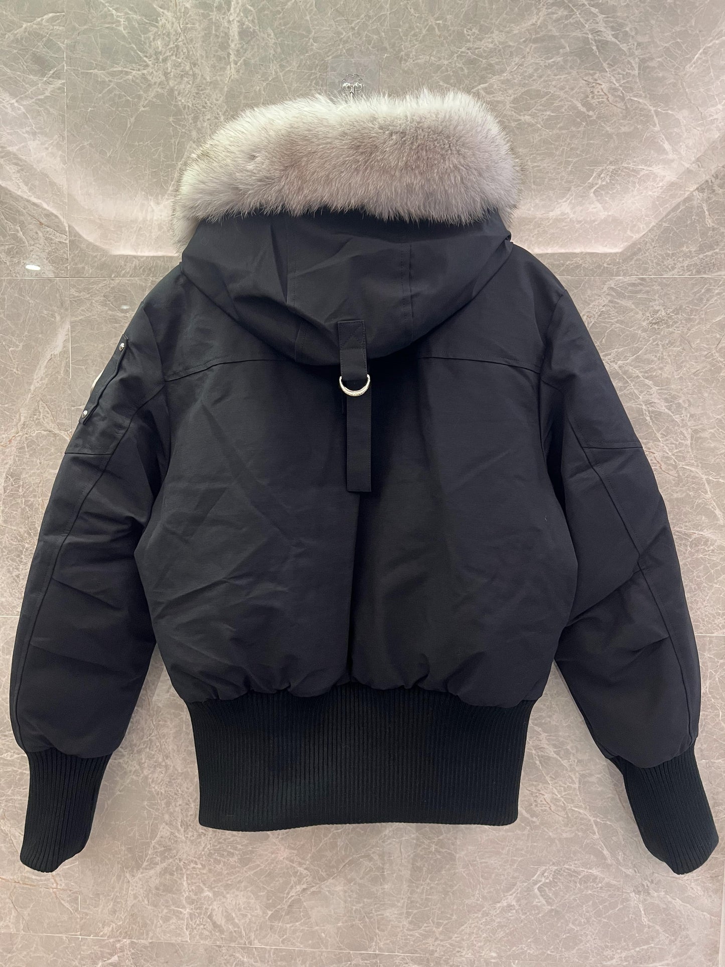 Blusão Bomber Canada Goose com Capuz Orlado a Pelo