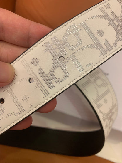 Cinturón reversible Christian Dior en piel con monograma blanco