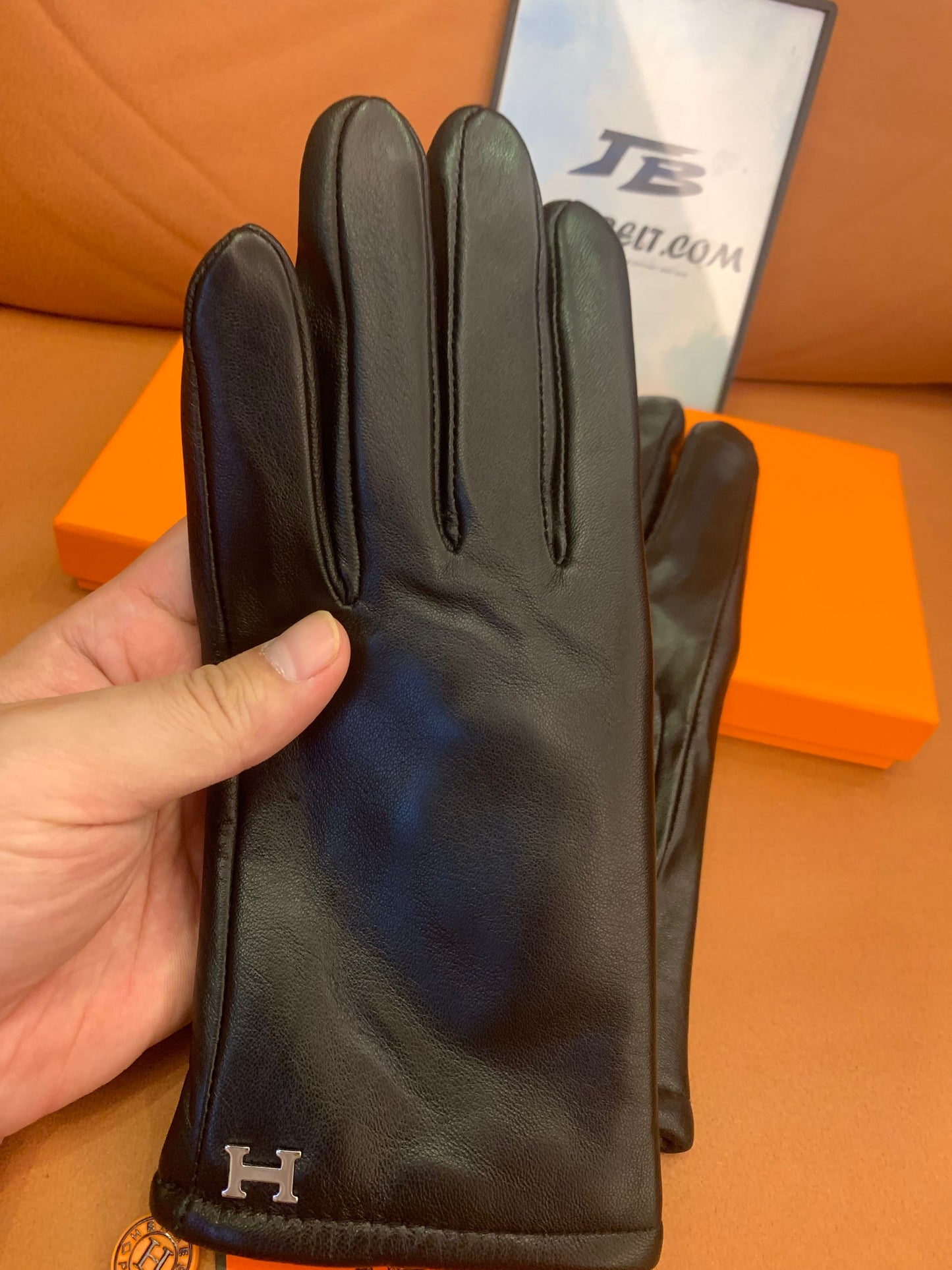 Guantes de cuero negro de Hermes