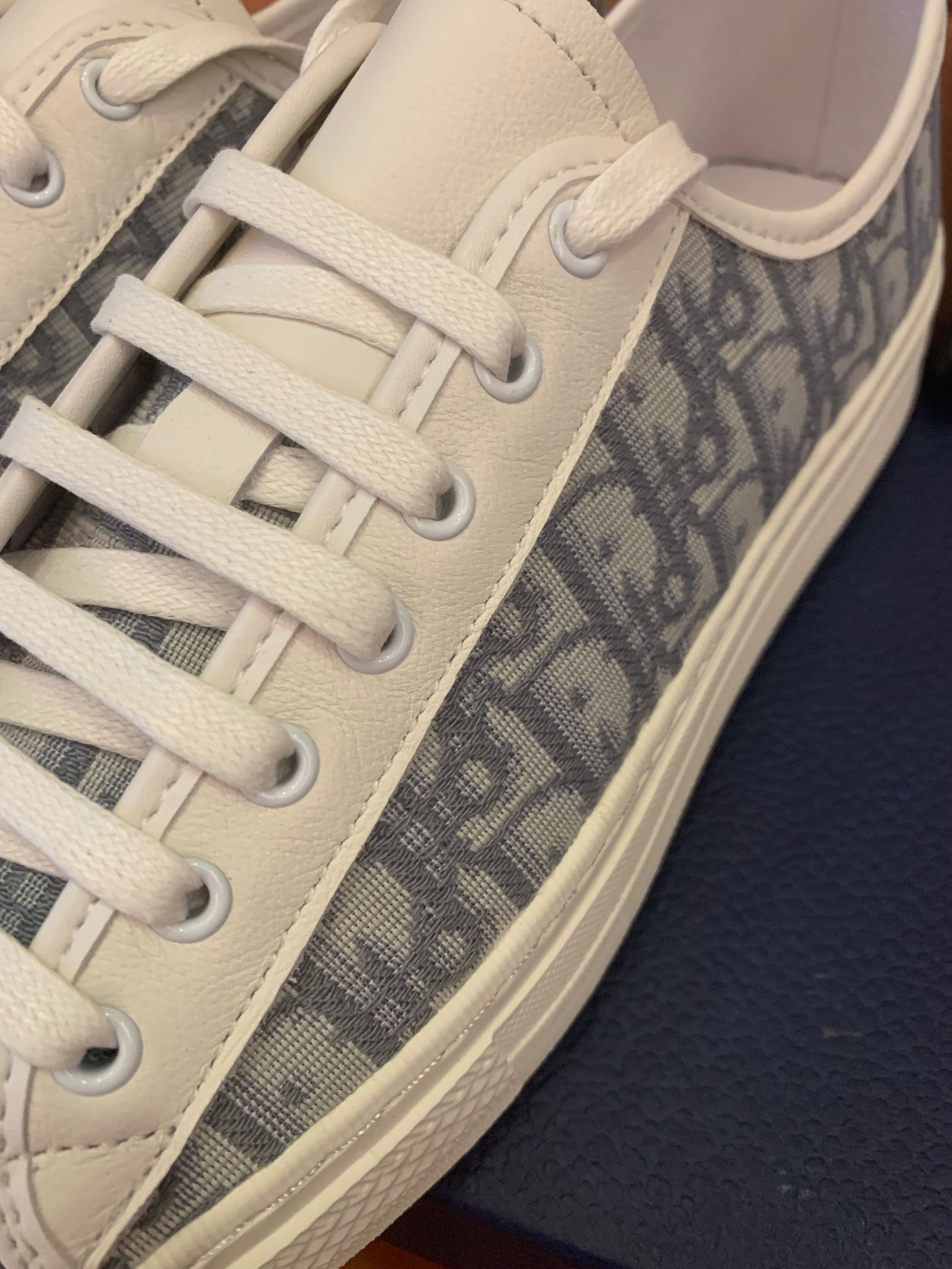 Christian Dior Walk'N' de caña baja en lona gris/blanca