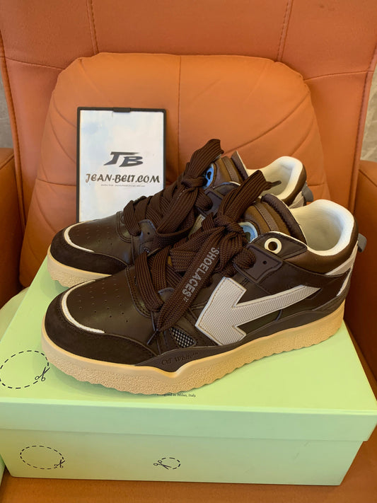 Tênis Off-White Arrows cano médio