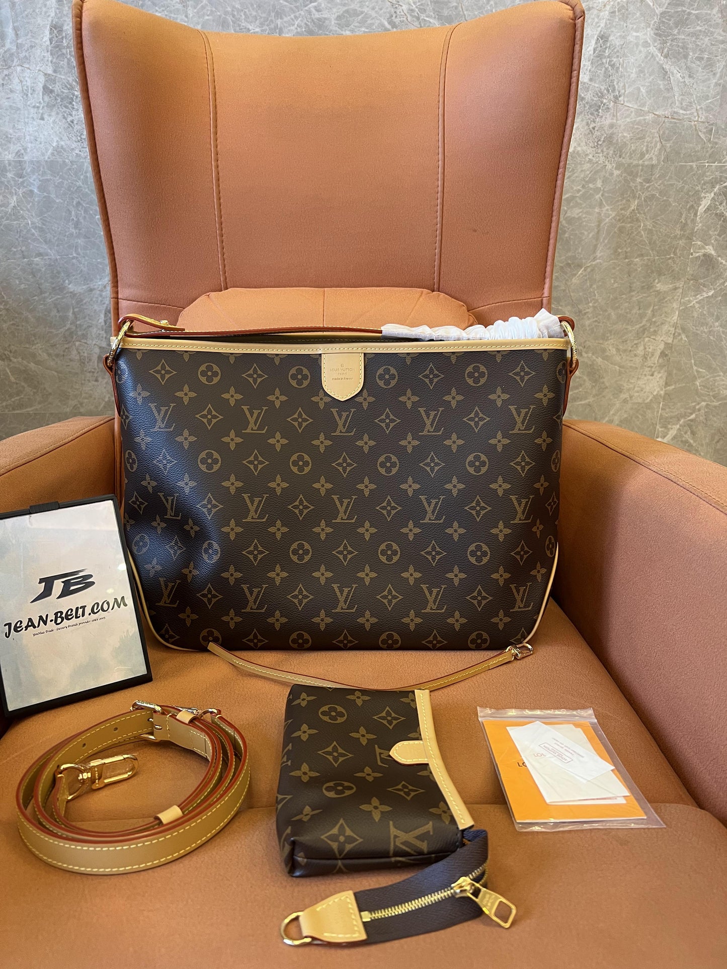 Bolsa hobo Louis Vuitton elegante PM com monograma