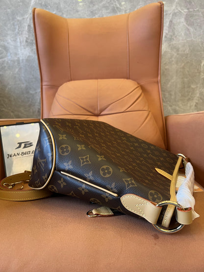 Bolsa hobo Louis Vuitton elegante PM com monograma