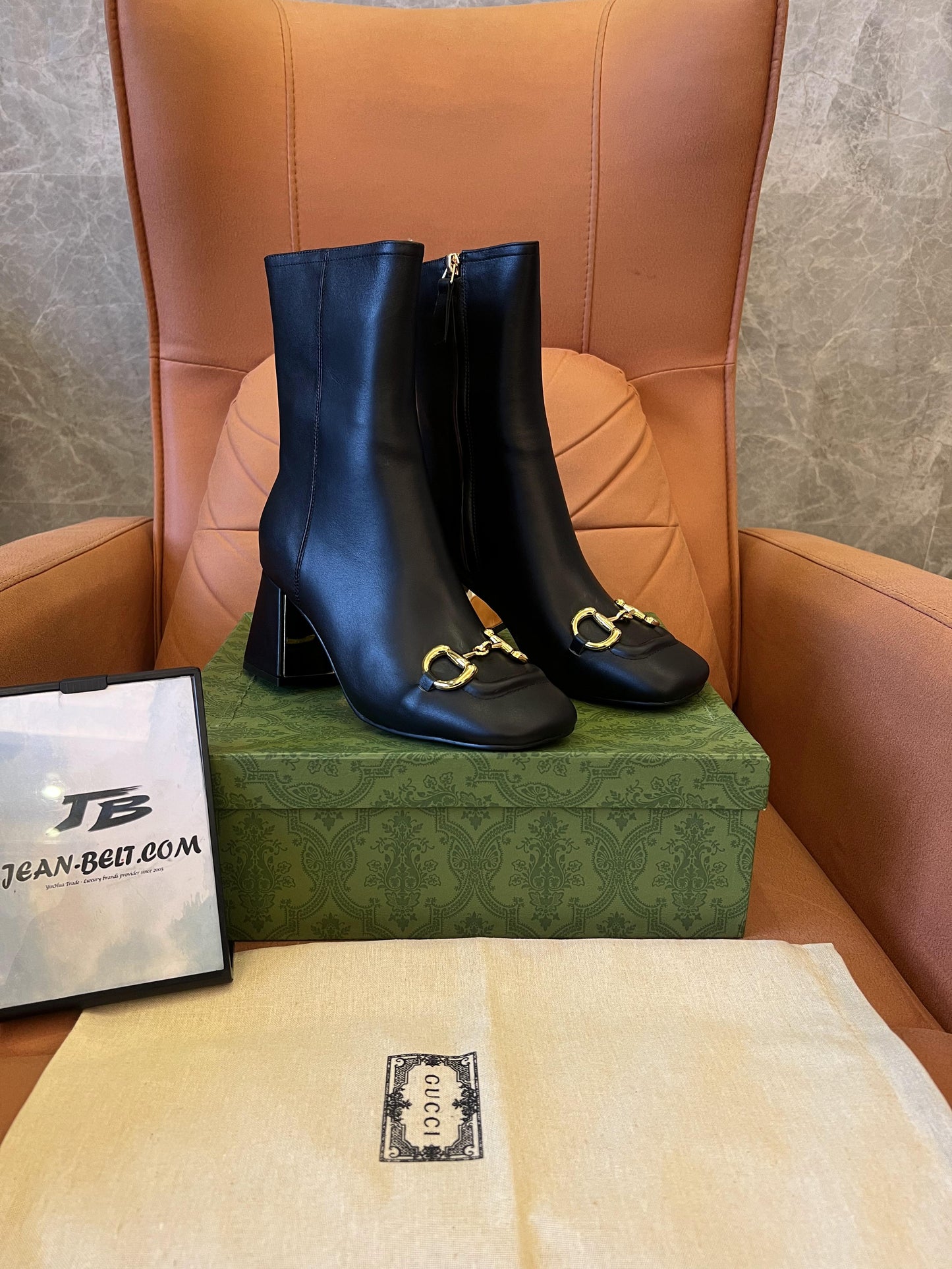 Botines Gucci de tacón medio con diseño de caballo para mujer