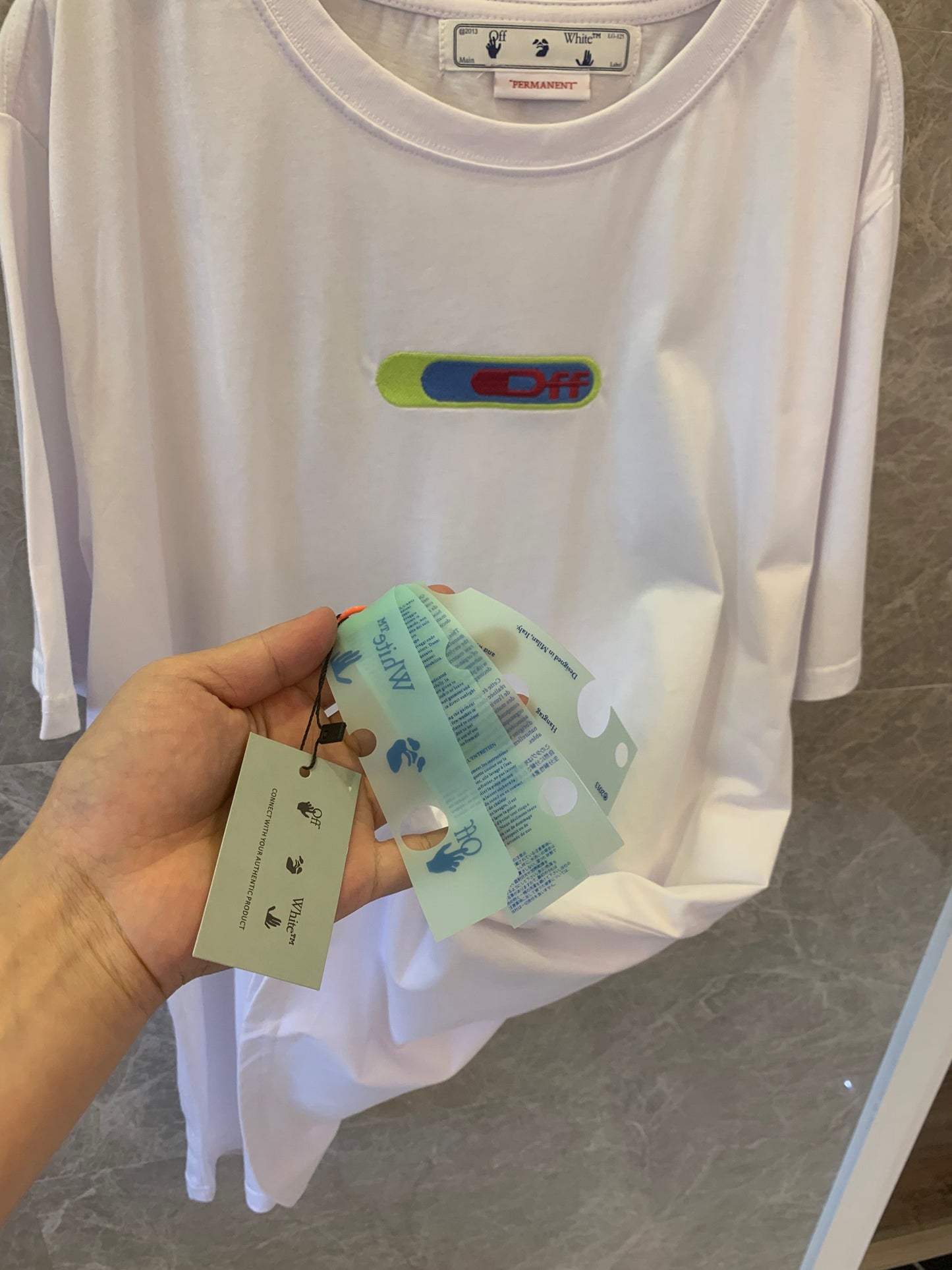 Off-White™ leaf arrow graphic t-shirt in white