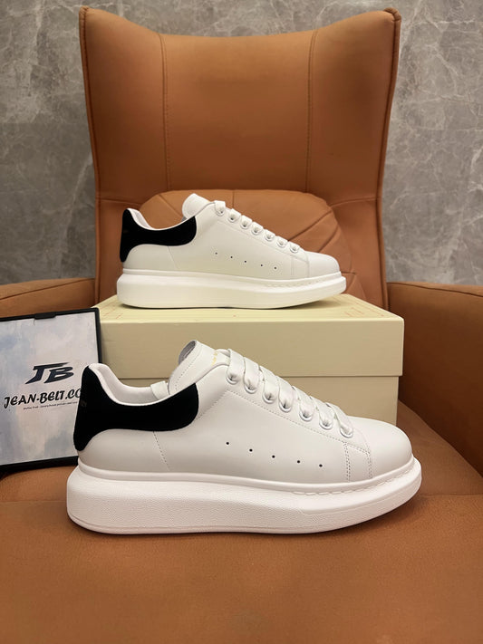 Alexander McQueen Classic Sneaker