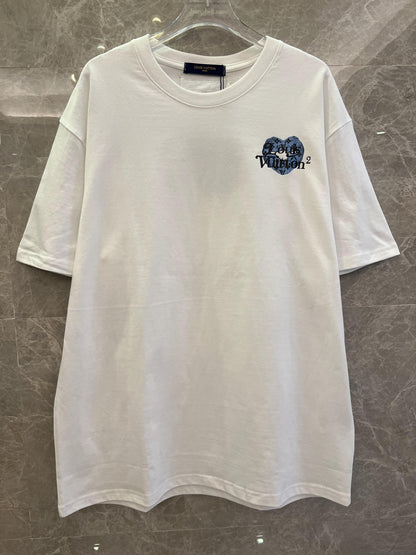 Camiseta blanca con gráfico de labios multicolor de Louis Vuitton