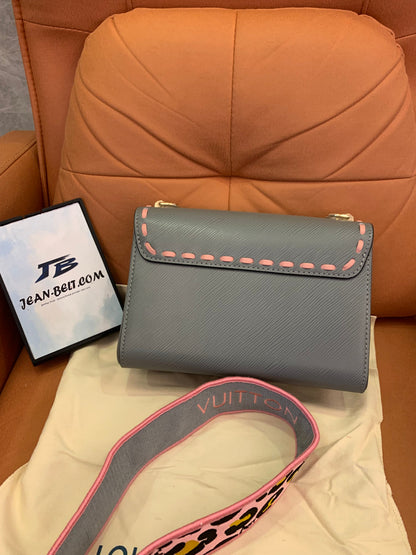 Louis Vuitton Twist mm wild at heart epi