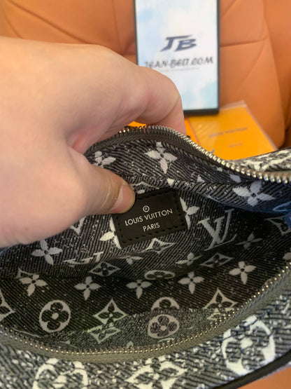 Bolsa Louis Vuitton com alça monograma jacquard jeans em cinza escuro