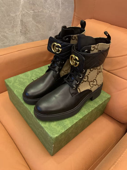 Bota feminina Gucci com salto duplo G