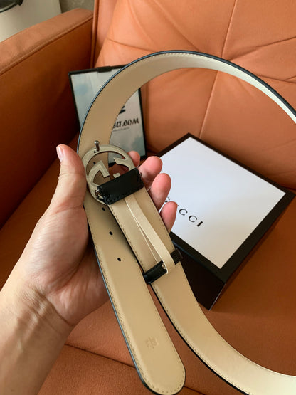 Cinto Gucci GG Supreme de lona e couro marrom com fivela dourada