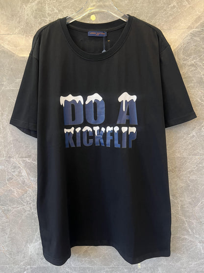 Camiseta estampada "Do A Kickflip" da Louis Vuitton em preto