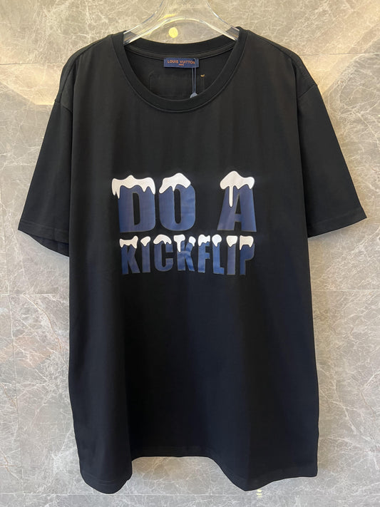 Camiseta gráfica "Do A Kickflip" de Louis Vuitton en negro