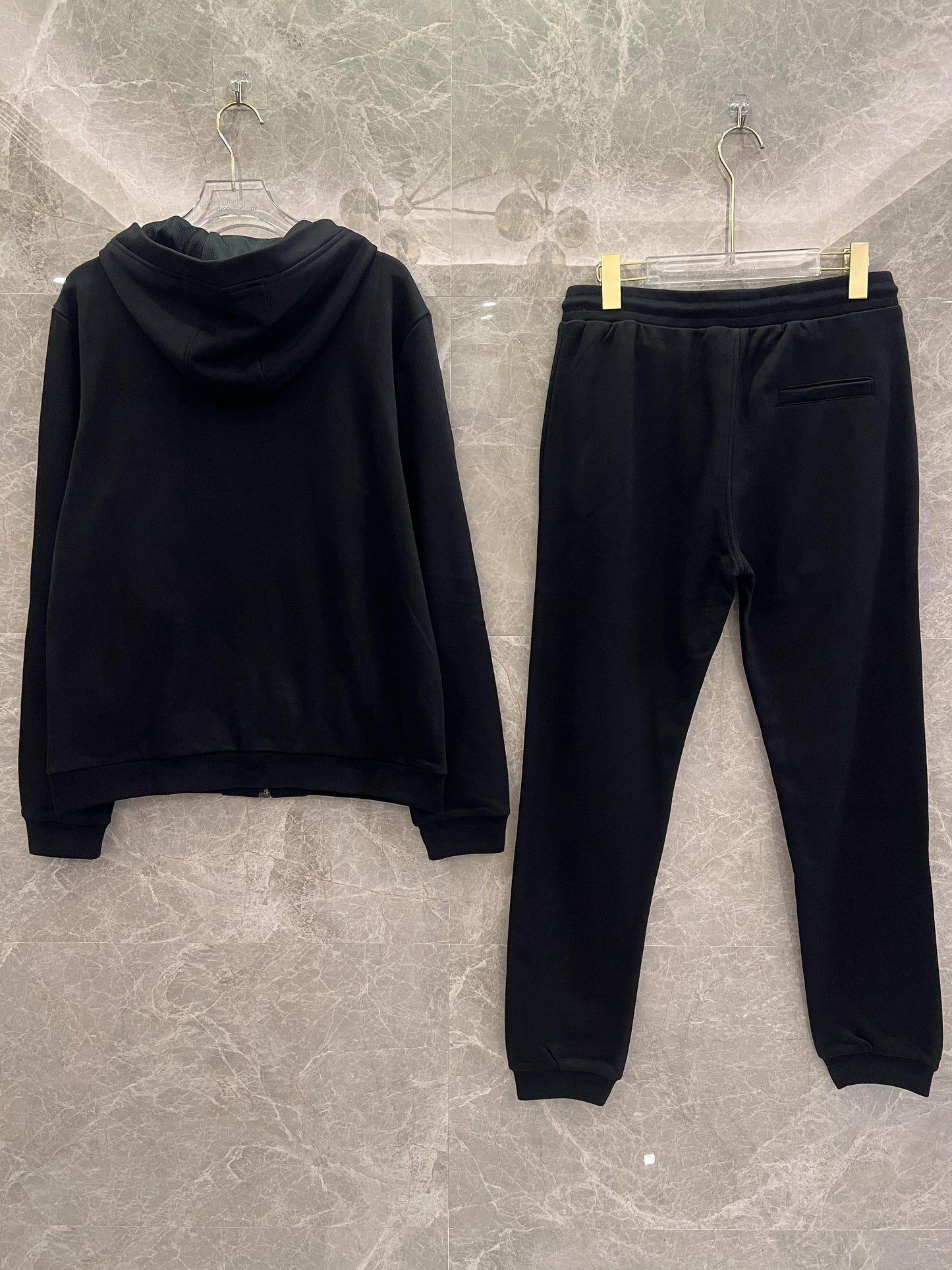 Chándal negro con capucha y detalles de logotipo EA7 Emporio Armani