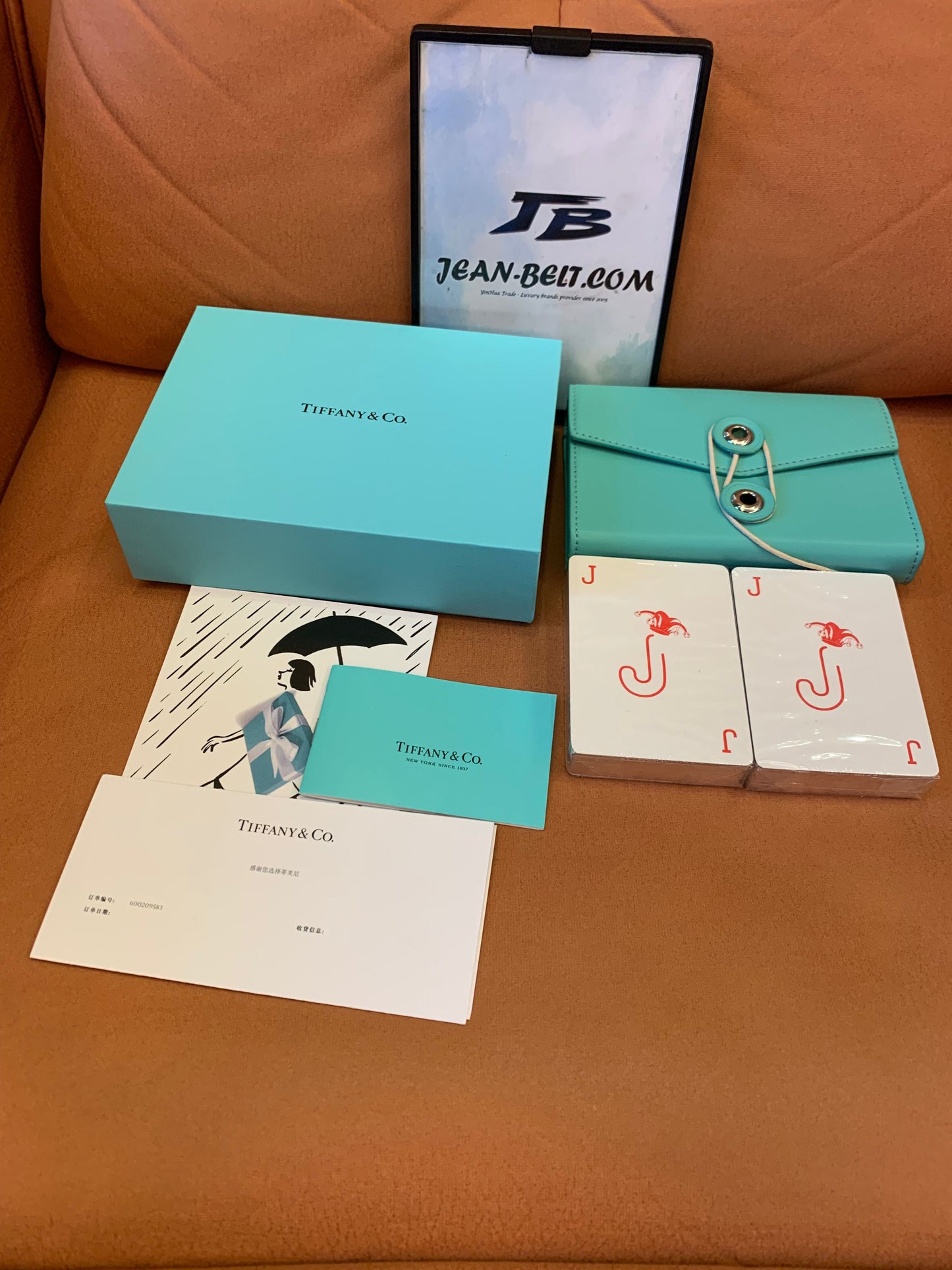 Juego de naipes de lujo y estuche de viaje de cuero de Tiffany &amp; Co.