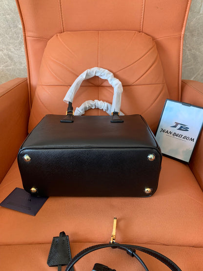 Bolso de hombro Prada Galleria mediano de piel negra