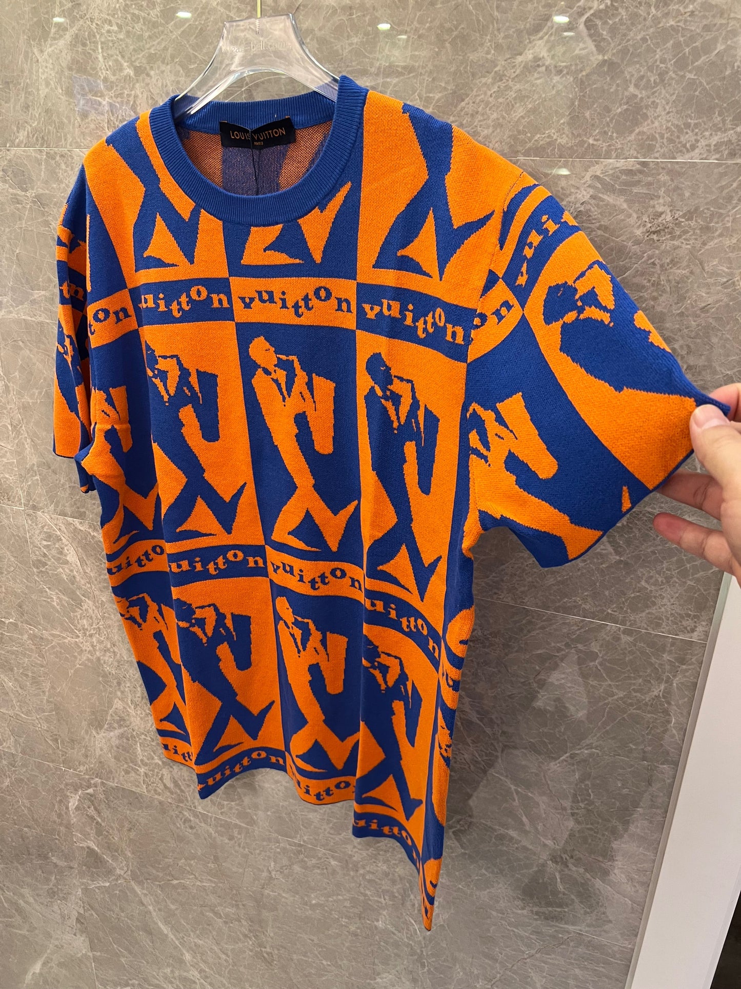 Camiseta Louis Vuitton com estampa de jazz laranja e azul