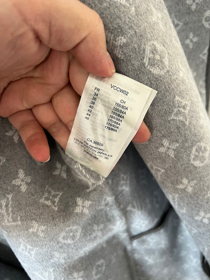 Casaco com capuz de lã cinza com monograma Louis Vuitton