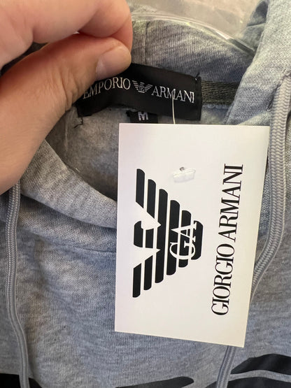 Conjunto de moletom cinza com capuz e calça jogger Emporio Armani
