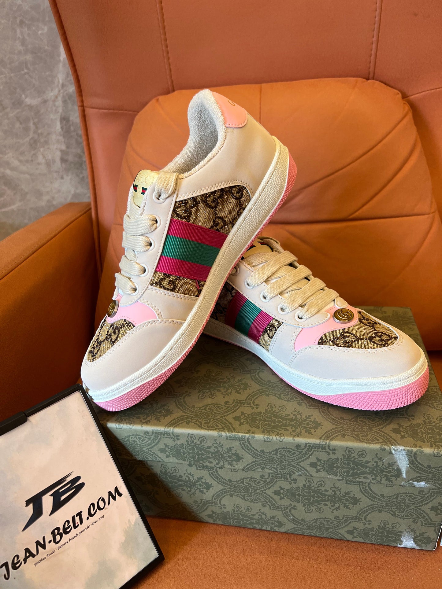 Tênis feminino Gucci Screener com cristais