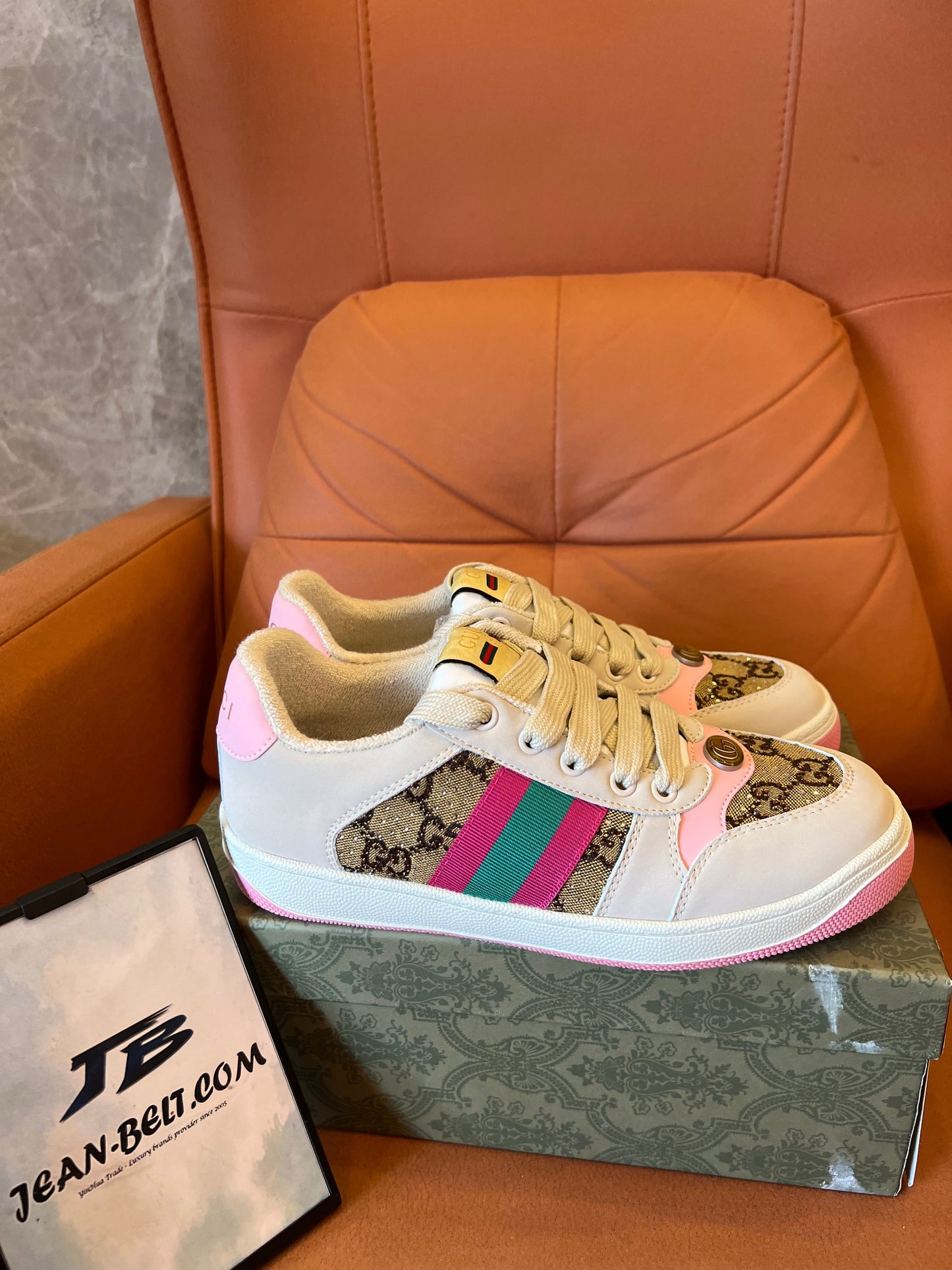 Tênis feminino Gucci Screener com cristais