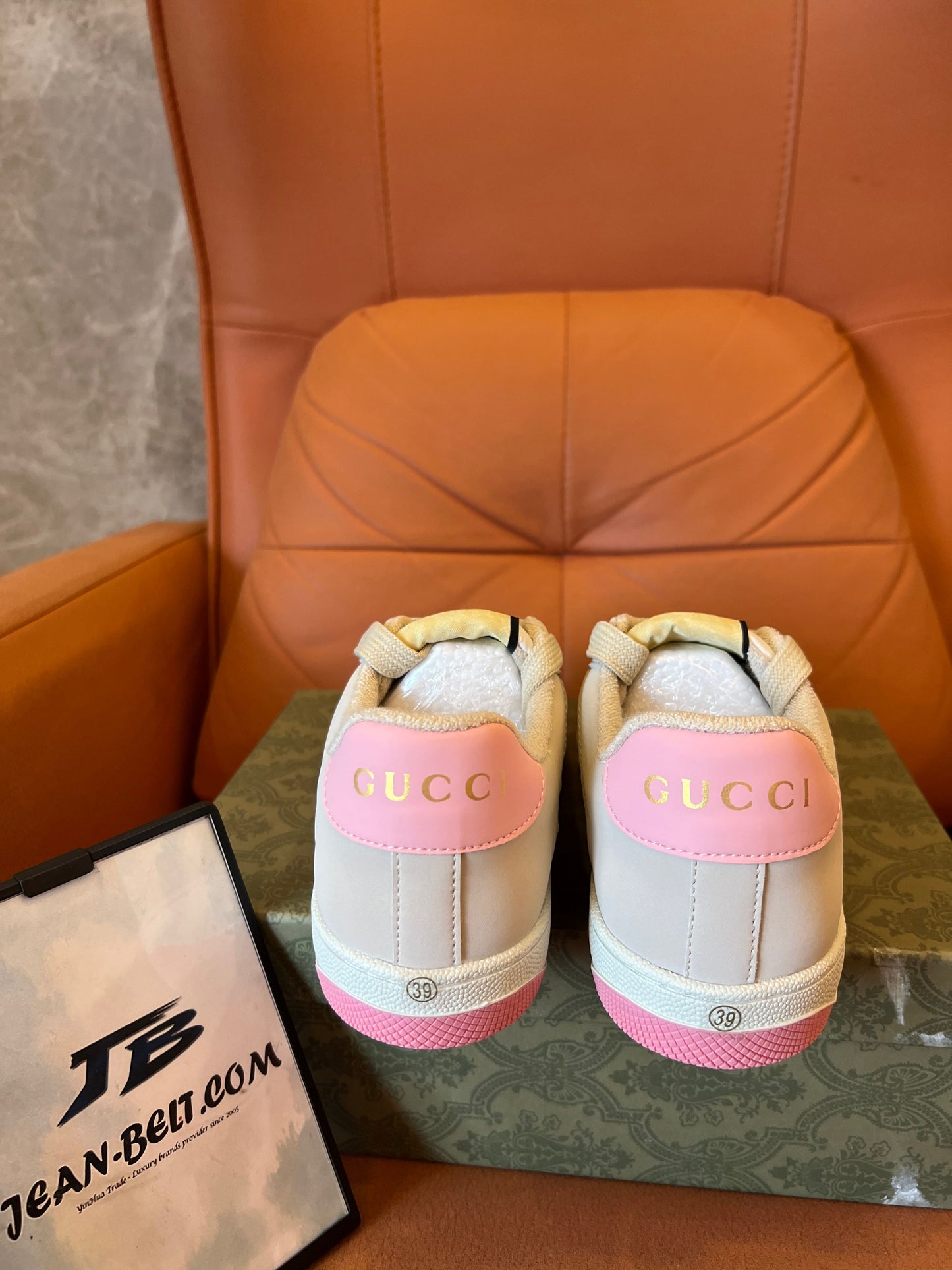 Tênis feminino Gucci Screener com cristais