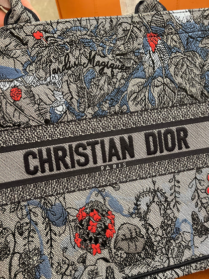 Dior book tote jardin magique