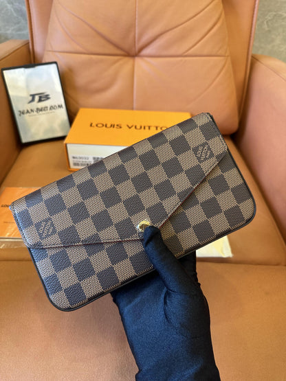 Louis Vuitton bolsa crossbody felicie damier ebene pochette Marrom