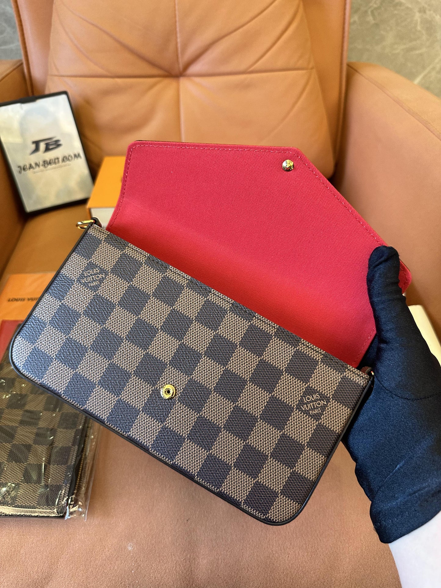 Louis Vuitton bolsa crossbody felicie damier ebene pochette Marrom
