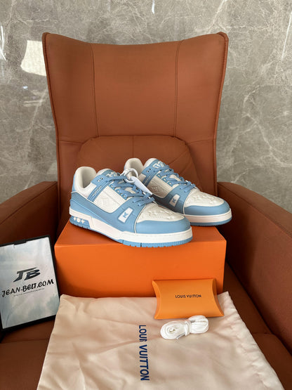 Baskets Louis Vuitton bleu bébé