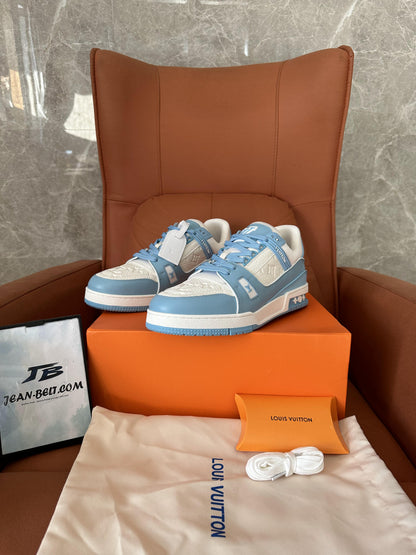 Baskets Louis Vuitton bleu bébé