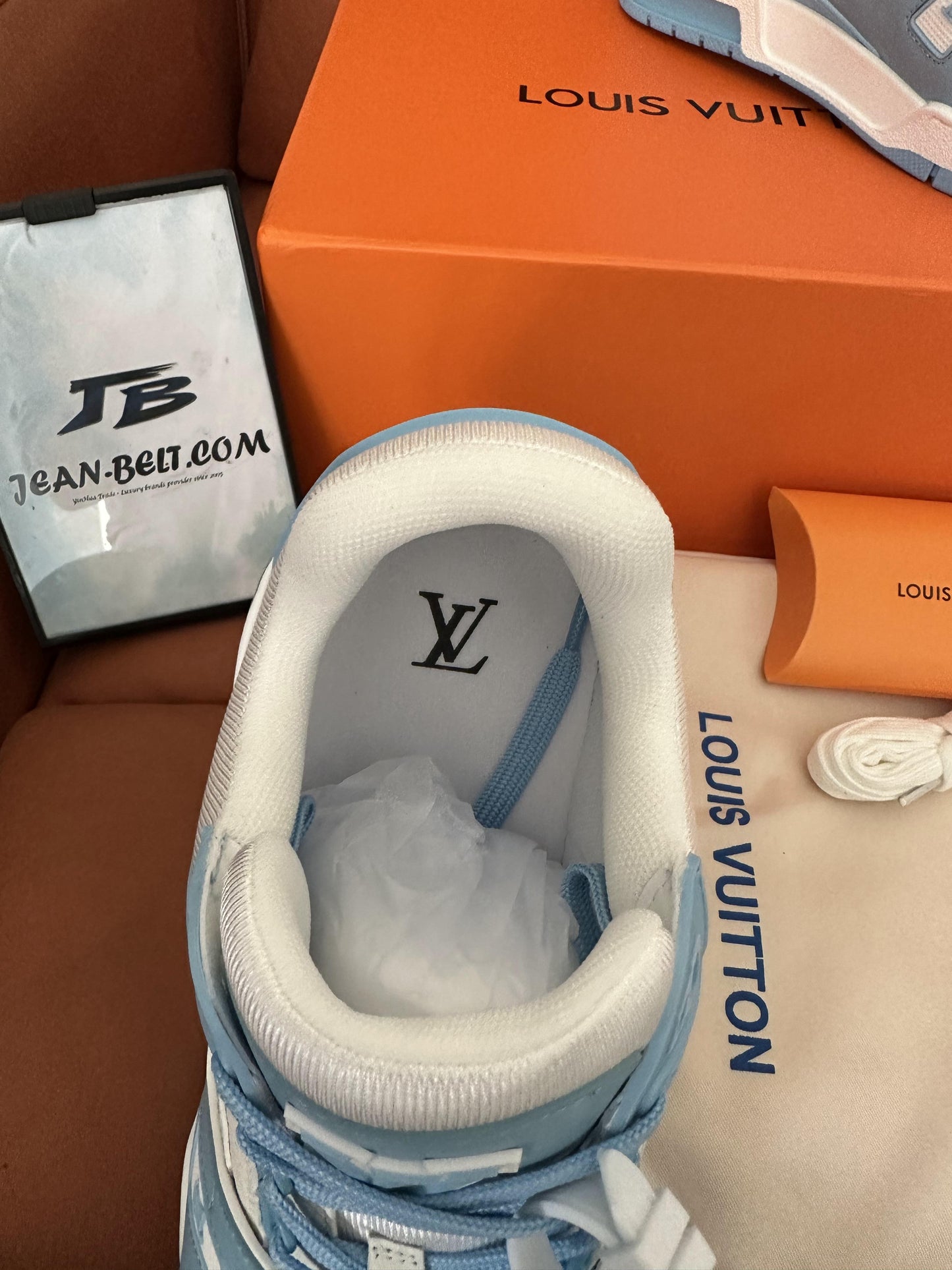 Baskets Louis Vuitton bleu bébé